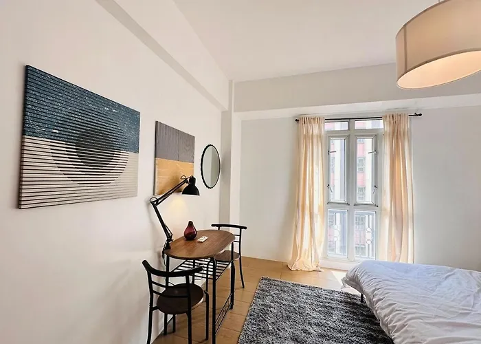 150 Newport Boulevard Near Naia Terminal 3 Appartement *